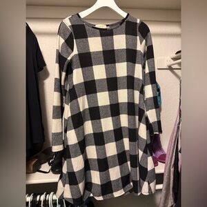 Buffalo Plaid Black and White Women's dress with pockets!